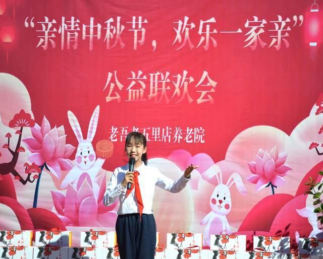 街道加装路灯  居民安心出行
